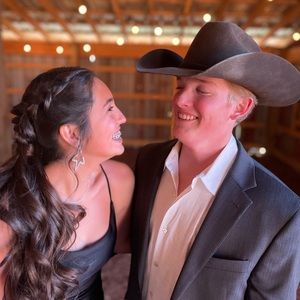 Meet your Posher, Ava